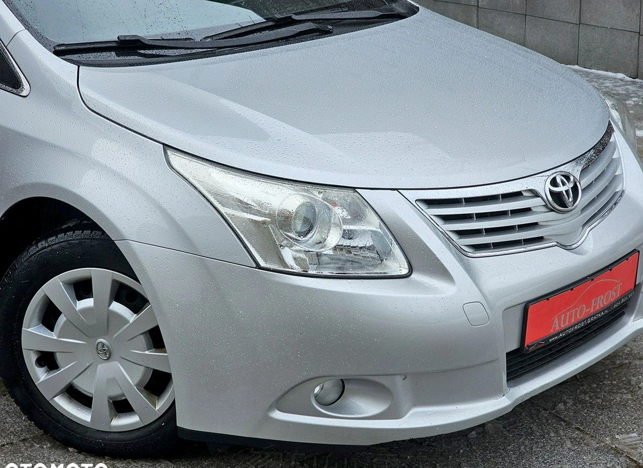 Toyota Avensis cena 28900 przebieg: 172000, rok produkcji 2011 z Kalisz Pomorski małe 154